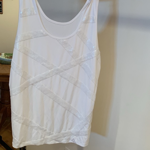 BOSTON PROPER woman white tank top with embellishments on front Sz. XL - Picture 4 of 5